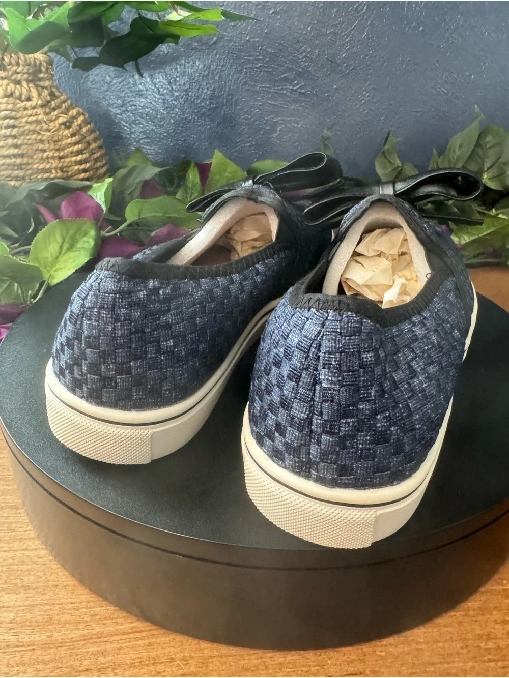 NIB bernie mev. Verona Bow Slip On Sneaker Size 9 EU 40